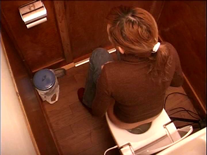 ＜盗撮＞ 盗撮 糞尿だらけのトイレ 『FANZA』