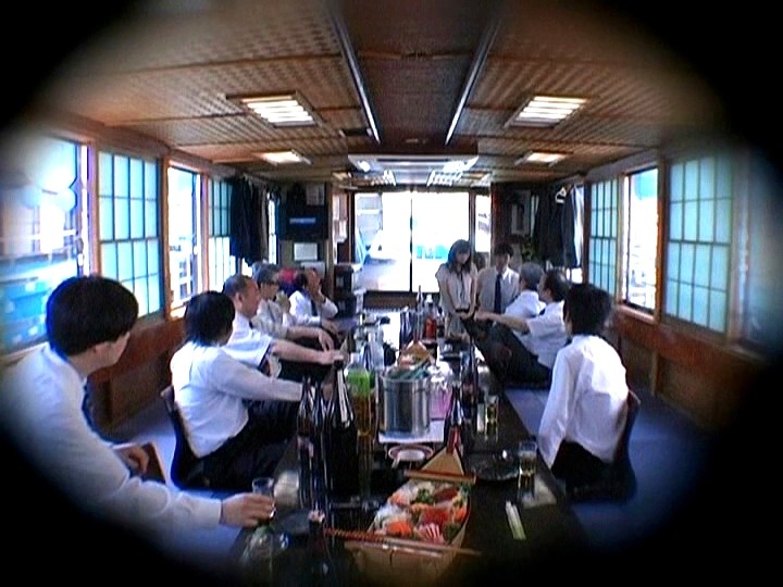＜盗撮＞ 忘年会で部下の妻を強●裸踊り後に輪●したビデオ 2 屋形船篇...