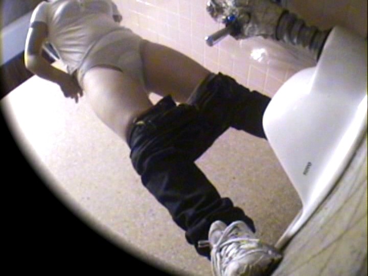 ＜盗撮＞ 盗撮！便秘オンナの浣腸排泄便所 『FANZA』