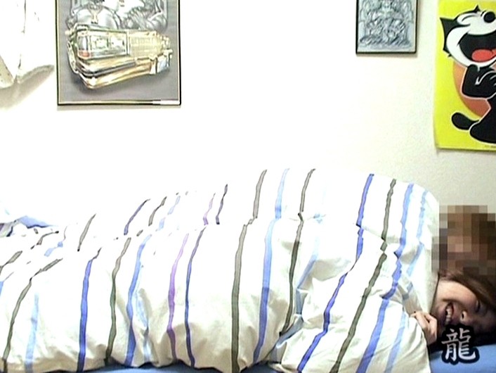 ＜盗撮＞ 盗撮アングル 素人娘の隠撮部屋 潮吹き感度100倍●っ払い女...