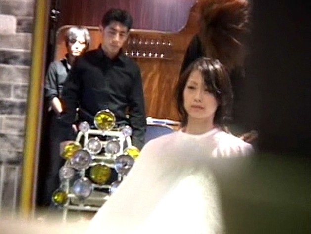＜盗撮＞ 失禁ヘアサロン 美容師たちの罠にかかったカットモデル 『FA...