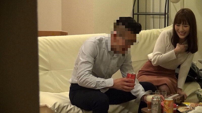 ＜盗撮＞ 挿入の瞬間は無許可ハメ撮り！舌っ足らずなスレンダー奥さん 『...