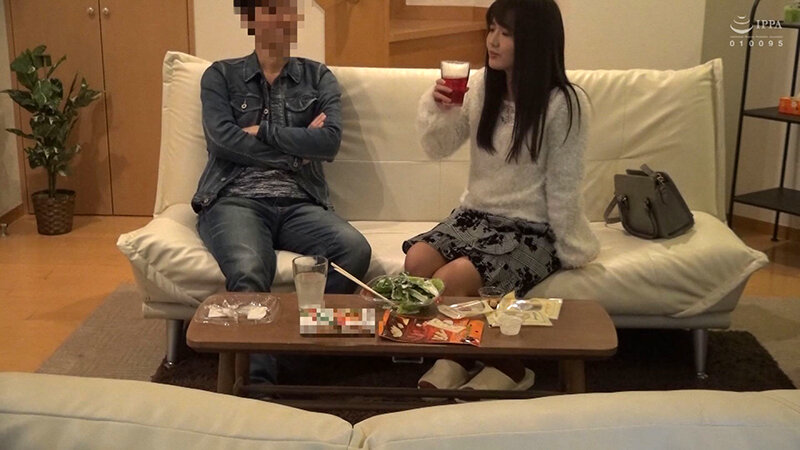 ＜盗撮＞ アナル舐めに歓喜の喘ぎ！小柄な体に大きなおっぱいのアンバラン...