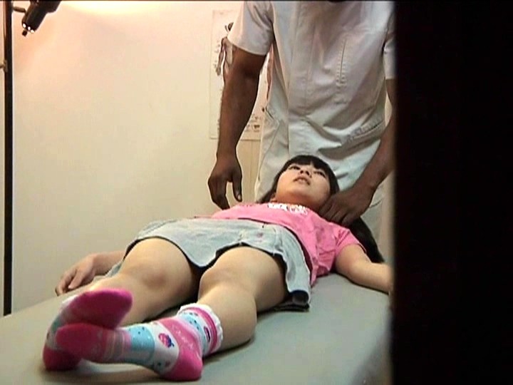 ＜盗撮＞ 黒人バズーカペニス生ハメ中出し絶頂 オイルエステ盗撮 4 ロ...