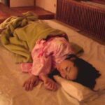 ＜盗撮＞ アラサー巨乳OL温泉一人夜●いかけられ旅 『FANZA』