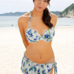 ＜盗撮＞ 恥じらいMAX！！！千葉県産ビキニからハミでるおっぱい 【れい（Gカップ）】 逆転マジックミラー号 「海水浴中の素人ビキニ娘の大胆セックスをナマで見たくないですか？」 変態男達の前で見られているとは知らずに大胆ナマSEXを披露！ 『FANZA』