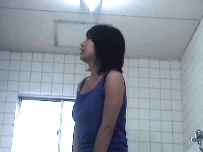 ＜盗撮＞ パンツお漏らし立ちション 3 『FANZA』