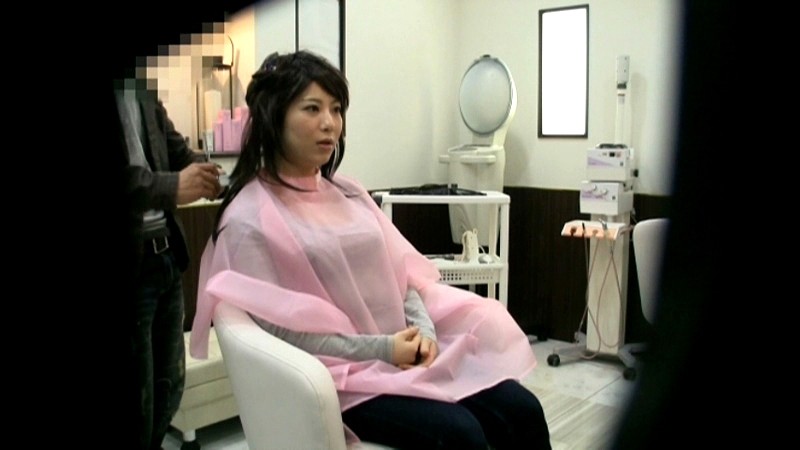 ＜盗撮＞ どこまでヤレる！？ カットモデルのお姉さん 『FANZA』