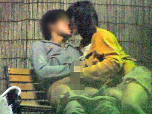 ＜盗撮＞ 熟女カップル盗撮 『FANZA』