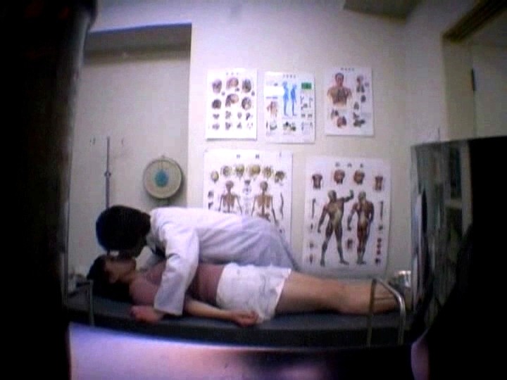 ＜盗撮＞ 実録盗撮！麻酔で眠らせた患者を悪徳医師が、ワイセツ治療 『F...