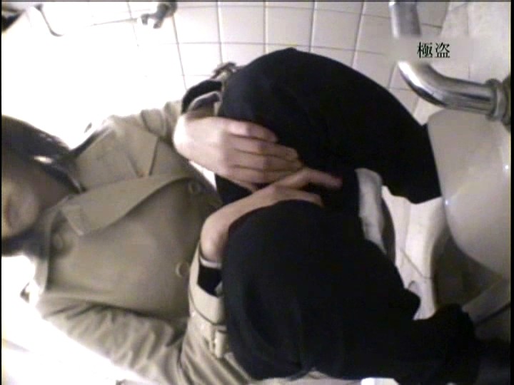 ＜盗撮＞ 激ヤバ 便所盗撮！美人娘の脱糞！放尿！大公開！！Part2 ...