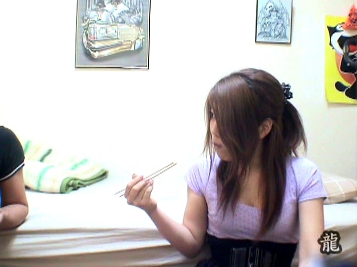 ＜盗撮＞ 盗撮アングル 素人娘の隠撮部屋 潮吹きやわらか美尻Dカップ ...