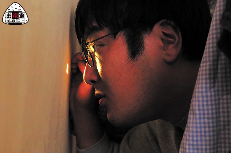 ＜盗撮＞ 部屋にあいた覗き穴からいつも妹を観察している引きこもりのボク...