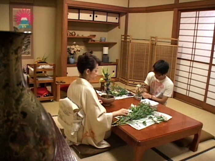 ＜盗撮＞ 美人で有名な生け花教室の先生を口説いてハメ！ 『FANZA』