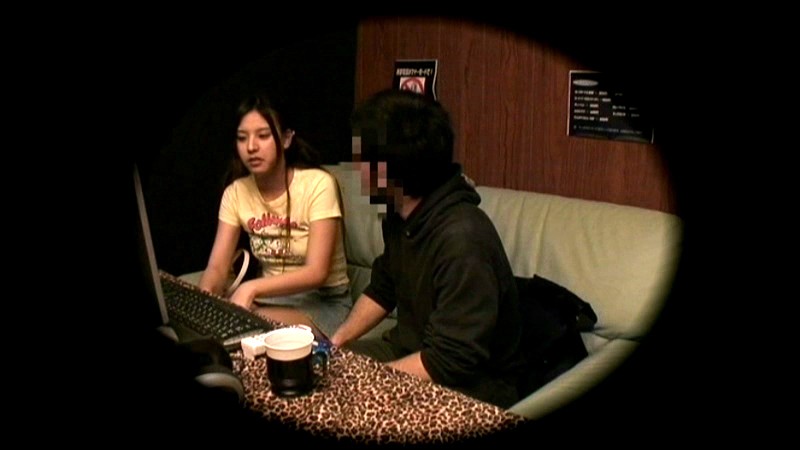 ＜盗撮＞ マンガ喫茶でいけないお小遣い稼ぎをするイマドキのS学生盗撮 ...