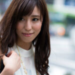 ＜盗撮＞ 街角シロウトお姉さんちゃんねる 1000％ヤレる必勝法！婚期を逃して占い師にすがるアラサー女子たちを狙え 上司との不倫関係に悩む詩織さん、親の躾が厳しい箱入り娘りんかさん編 『FANZA』