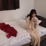 ＜盗撮＞ ニンゲン観察 撮影前の「試し入れ」のハズだったのに…予想外の気持ちよさに生ハメ＆中出しをおねだりしちゃうドスケベAV女優 『FANZA』