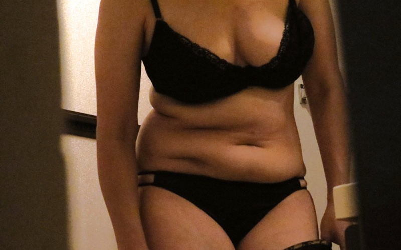 ＜盗撮＞ 下宿先の叔母や従姉妹が美人すぎて…欲情してSEX 『FANZ...