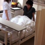 ＜盗撮＞ 意外とヤレる！！看護婦のオバサン 5 『FANZA』