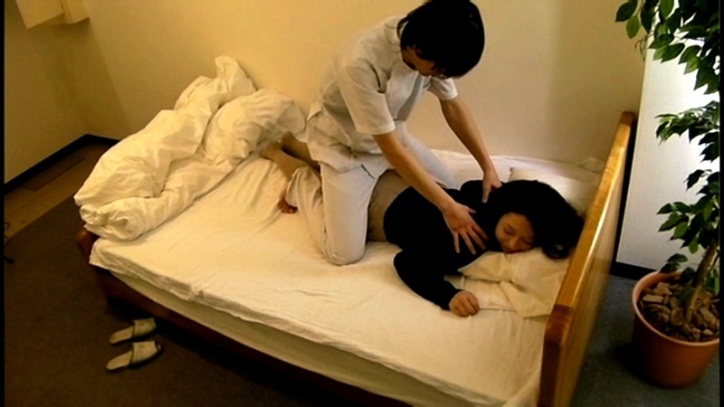 ＜盗撮＞ エロ整体師のイキ過ぎたサービスマッサージ風景盗撮2 『FAN...