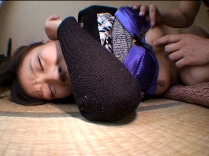 ＜盗撮＞ 無意識ジャック！意識を失くした泥●女を●す！ 4 『FANZ...