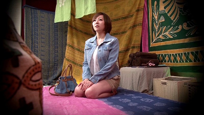 ＜盗撮＞ 素人人妻をタイ古式マッサージの無料体験と偽り騙して癒して中出...