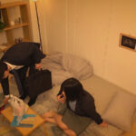 ＜盗撮＞ ニンゲン観察 同期男との浮気セックスで貧乳と浮気された自尊心を満たす、欲求不満すぎる爆乳女子 『FANZA』