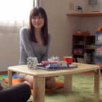 ＜盗撮＞ 「子供が帰ってくる前にシちゃいましょ」バツイチ男にセックスを許すママ友さん 『FANZA』