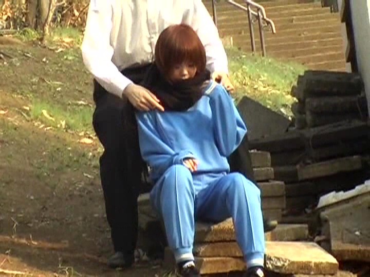 ＜盗撮＞ リアル盗撮！夜（昼）の公園で青姦カップルを激撮！！ 4 『F...