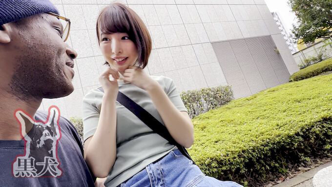 ＜盗撮＞ 黒人メガチ○ポが気になったウブな素人娘が黒人の自宅に来てしま...