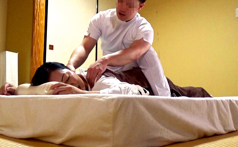 ＜盗撮＞ 盗撮-熟女専門マッサージ店- 『FANZA』