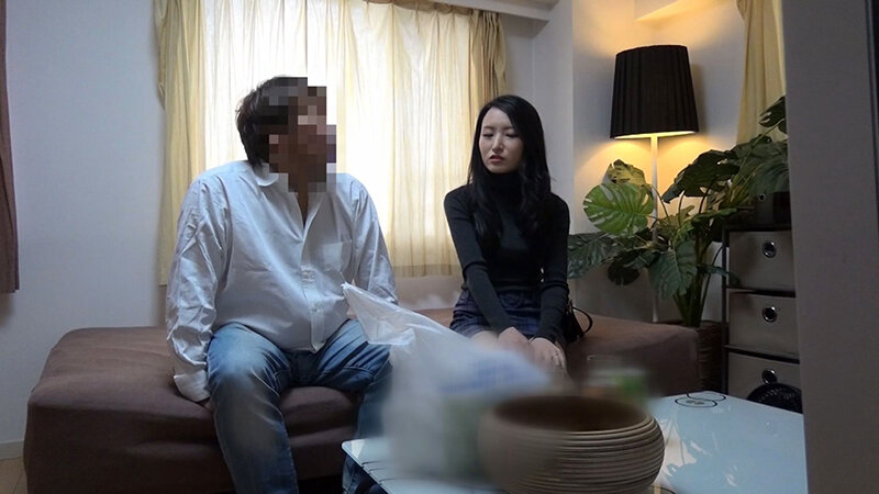 ＜盗撮＞ 不倫セックスで絶頂！「旦那とはこんなにしない…」と目も虚ろ。...