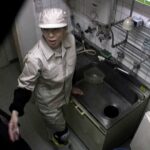 ＜盗撮＞ 意外とヤレる！！掃除婦のオバサン 4 『FANZA』