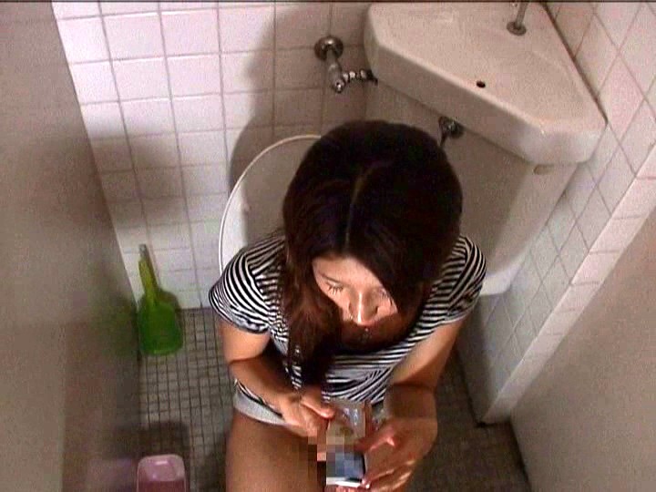 ＜盗撮＞ 都市伝説として語られてきた女性のトイレオナニーの存在が盗撮マ...