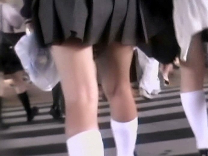 ＜盗撮＞ 街中JK生脚大好き 3 『FANZA』