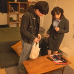 ＜盗撮＞ ニンゲン観察 一緒にAV観たらノリ良いおもろ系女子も即メス化！？AV会社勤務の男友達に唆され、卑猥なオモチャと勃起チ〇ポに我慢できずゴムもないのに生ハメSEX 『FANZA』