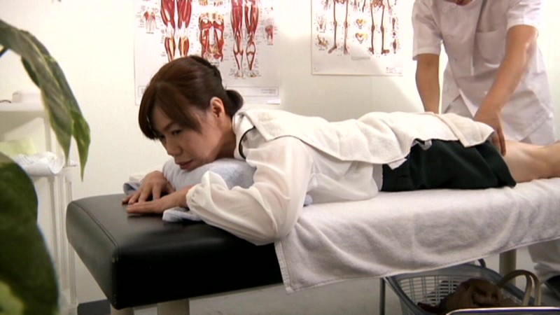 ＜盗撮＞ 五十路妻限定 マザコン整体師が盗撮したワイセツ映像 『FAN...