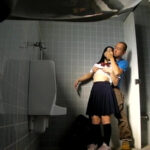 ＜盗撮＞ 公衆便所でレ●プされた中○生盗撮 4 『FANZA』