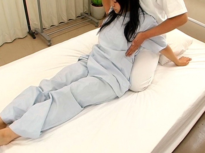 ＜盗撮＞ リンパマッサージスクール無料体験説明会で実習を受けたらリンパ...