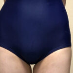 ＜盗撮＞ 広瀬このみ 濡れてテカってピッタリ密着 神スク水 可愛い女子のスクール水着姿をじっとりと堪能！着替え盗撮から始まり貧乳から巨乳にパイパン、ハミ毛、ジョリワキ等のフェチ接写やローションソーププレイやスク水ぶっかけ等を完全着衣で楽しむAV 『FANZA』