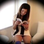 ＜盗撮＞ 盗撮 透明椅子 下からどうしてもパンツが見たい 『FANZA』