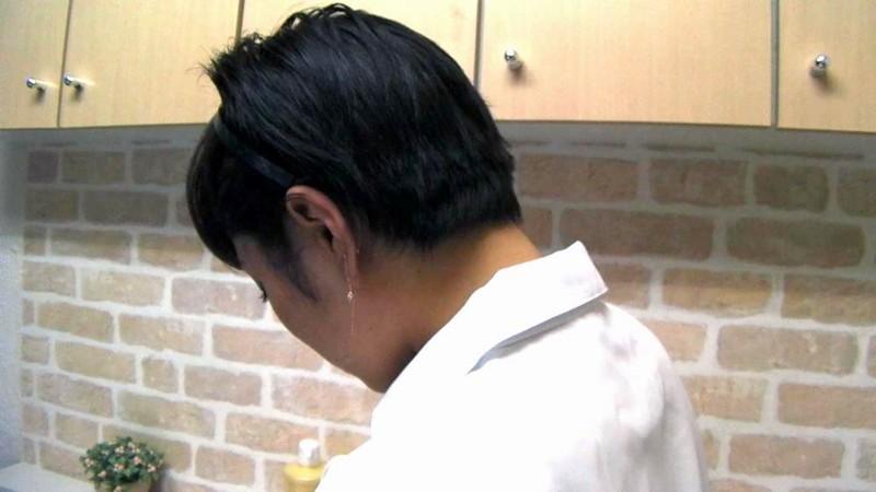 ＜盗撮＞ 美容師の卵 インターンを激撮パンチラ！ 『FANZA』