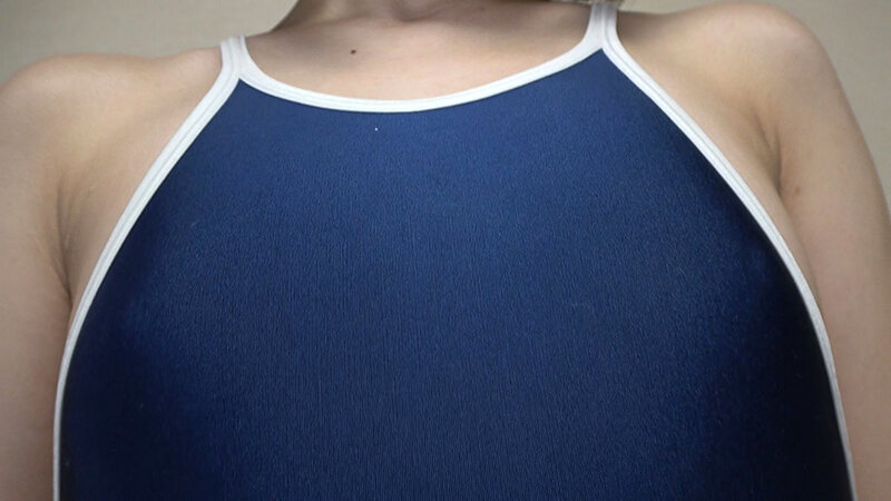 ＜盗撮＞ 雨宮あや花 濡れてテカってピッタリ密着 神スク水 可愛い女子...