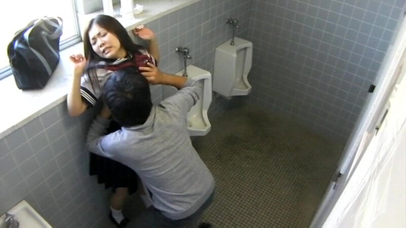 ＜盗撮＞ 公衆便所でレ●プされた中○生盗撮 3 『FANZA』