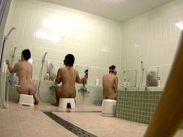 ＜盗撮＞ 某有名F大学 女子寮完全盗撮 『FANZA』