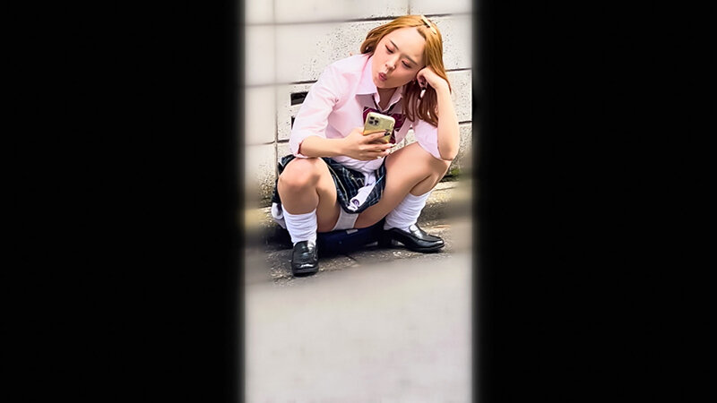 ＜盗撮＞ 生意気ドSな炉利ギャルがM男を罵倒と責めテクで精子搾り取り調...