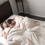 ＜盗撮＞ レズカップルの愛欲同棲生活のぞき（2）～卑猥なクチュクチュ淫乱サウンドがアナタの聴覚をとろけさせる 『FANZA』