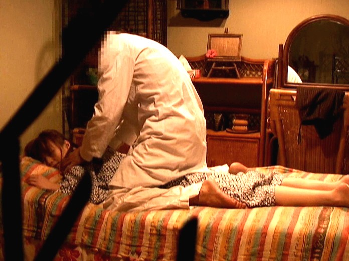 ＜盗撮＞ イケメンマッサージ師の卑猥な指使い 3 『FANZA』