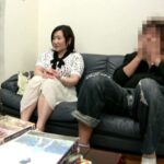 ＜盗撮＞ 欲望解放盗撮 熟女と2人っきりでAV観賞 『FANZA』