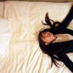 ＜盗撮＞ 覗き見 ビジネスホテル侵入 無防備オナニー美人美乳OL 『FANZA』